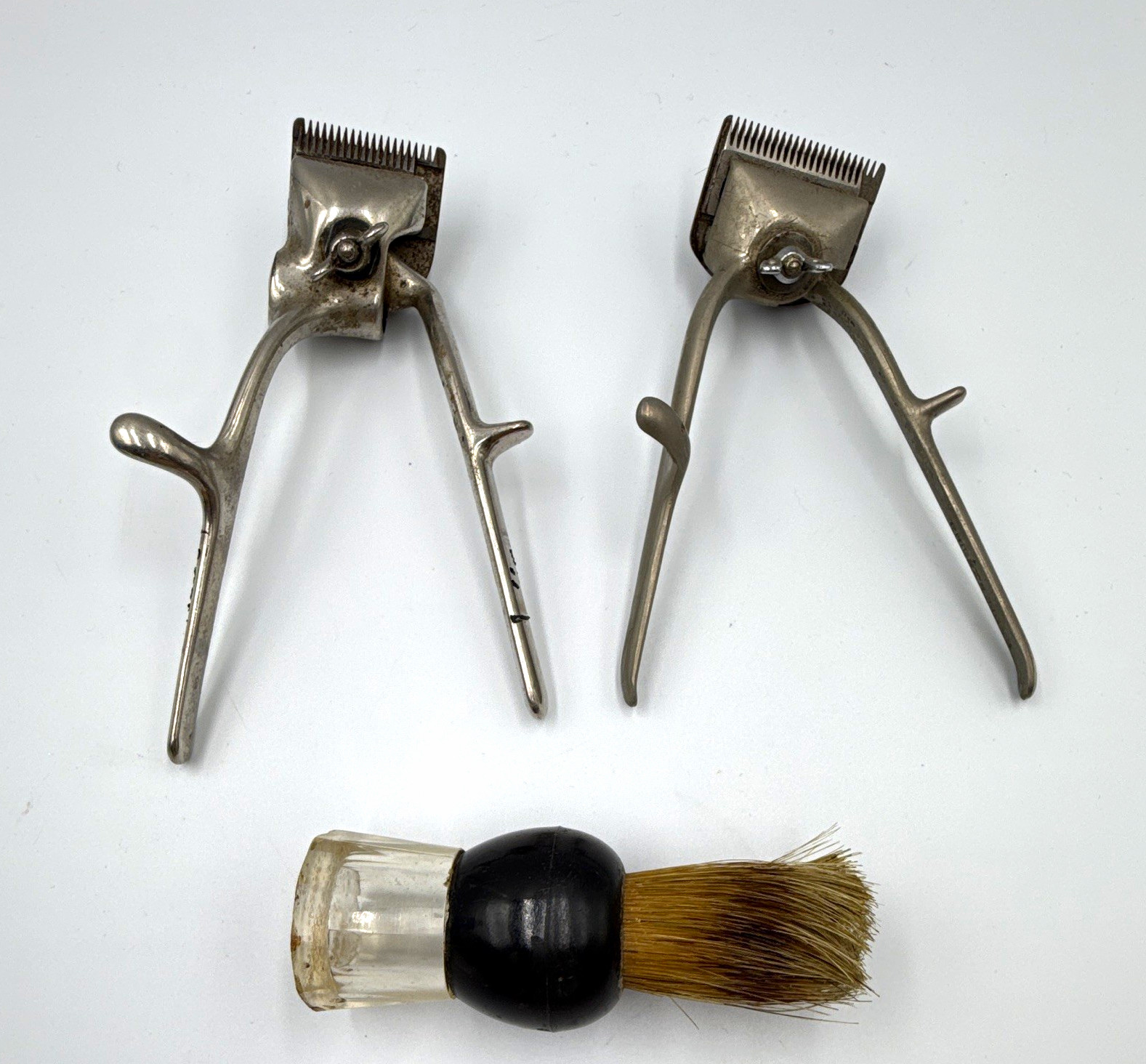 Vintage Barber Set - Manual Hand Clippers & Ever-Ready Shaving Brush Vintage Barber Set - Manual Hand Clippers & Ever-Ready Shaving Brush