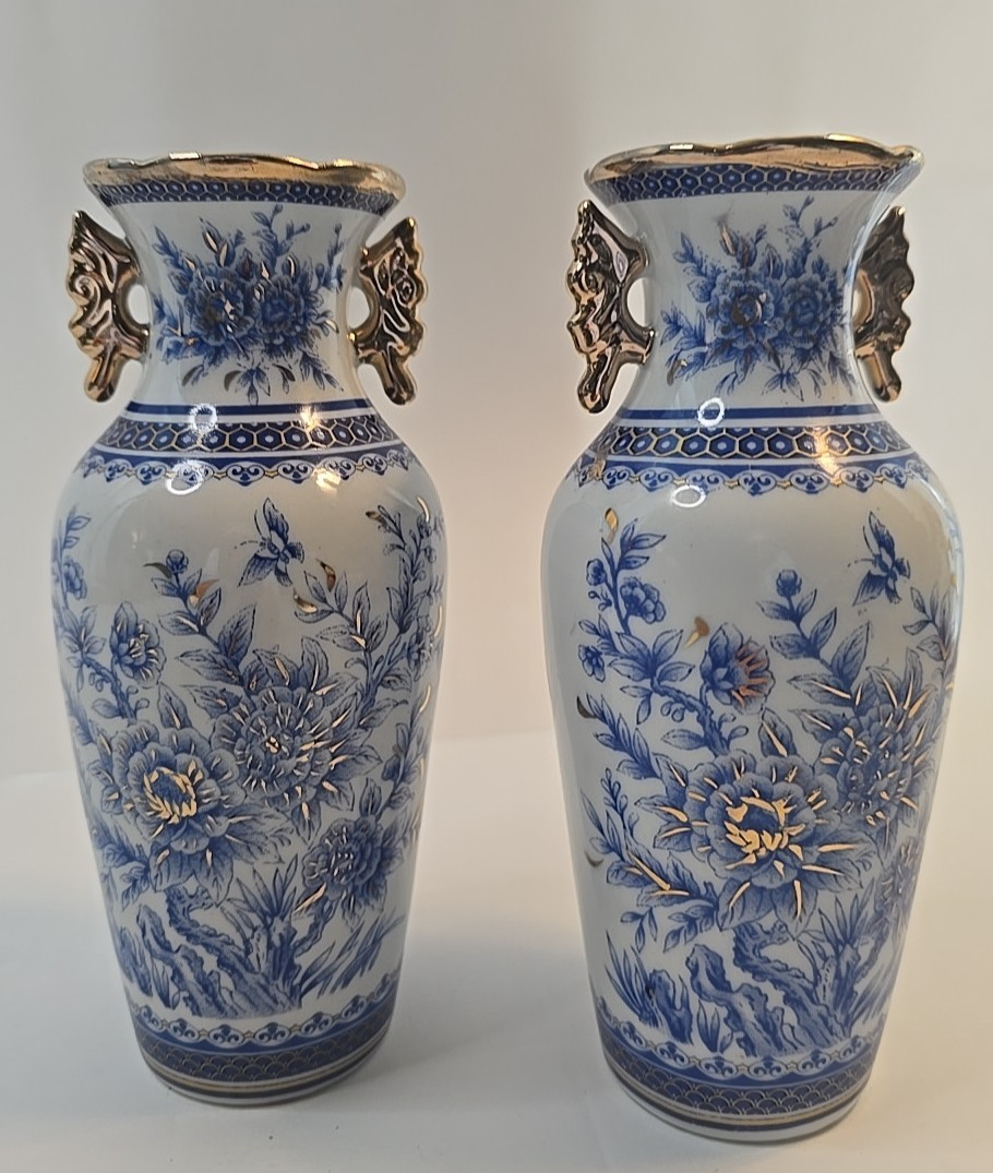 Vtg Pair Blue & White Porcelain Vase W/Gilded Accent 6” Oriental Motift 