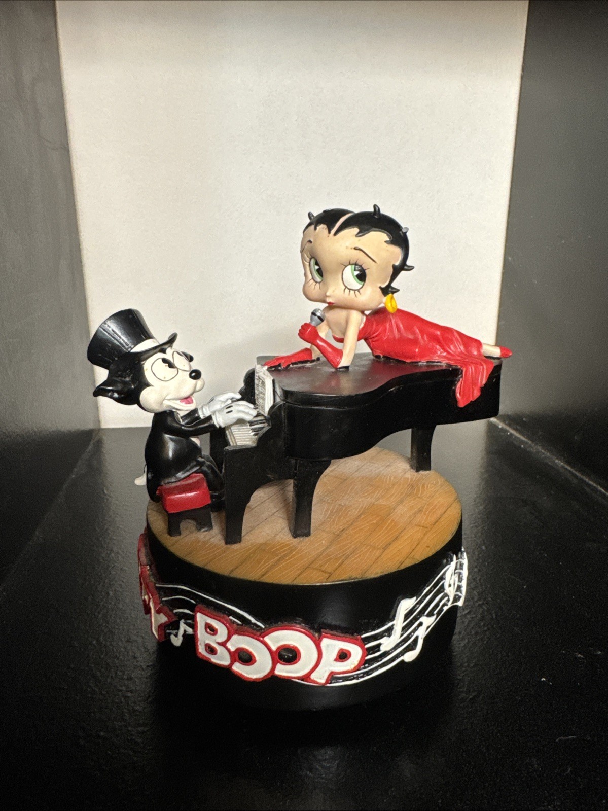 VTG Collectible Betty Boop And Pudgy Music Box