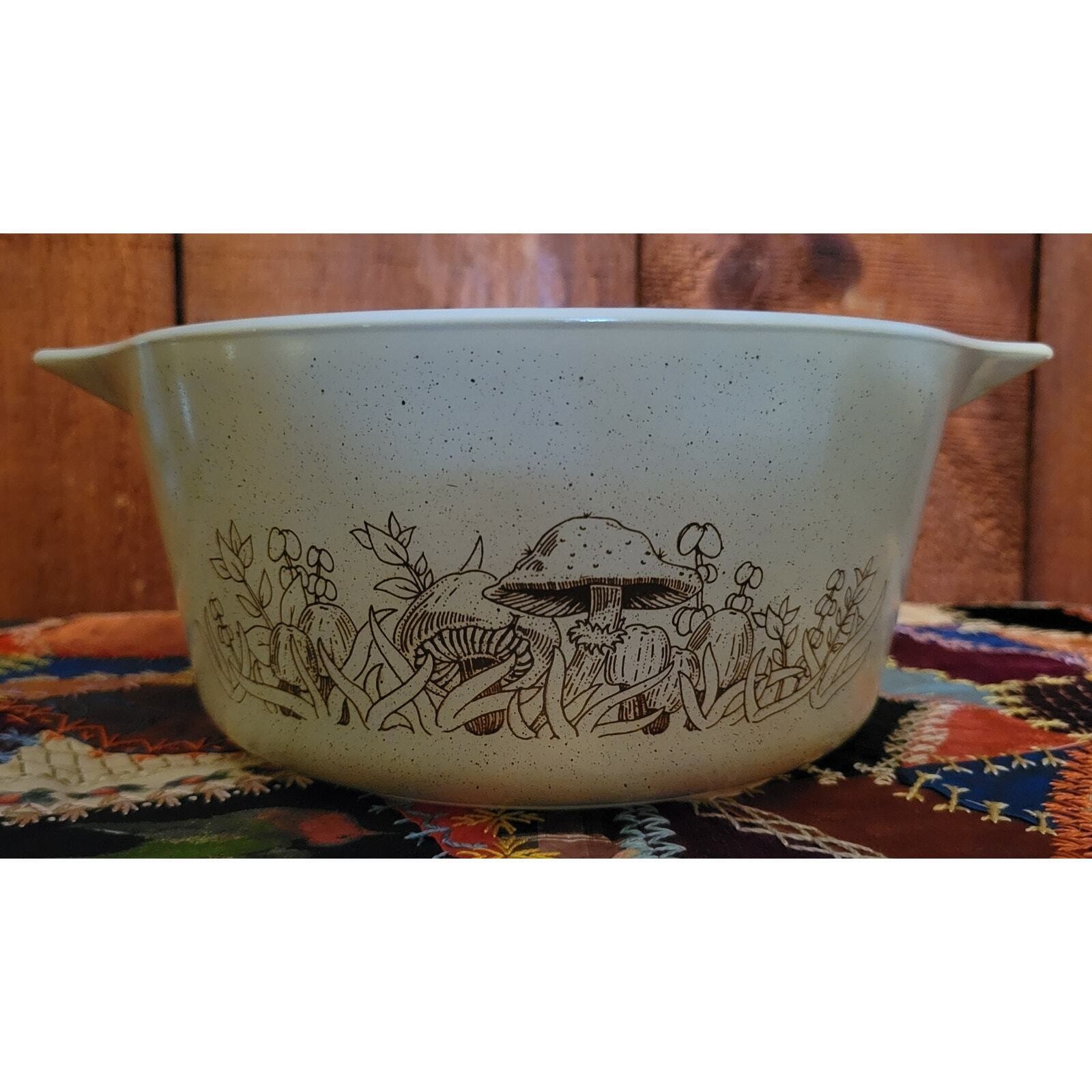 Vintage Pyrex - Forest Fancies 1.5 Quart Casserole - No lid Vintage Pyrex - Forest Fancies 1.5 Quart Casserole - No lid