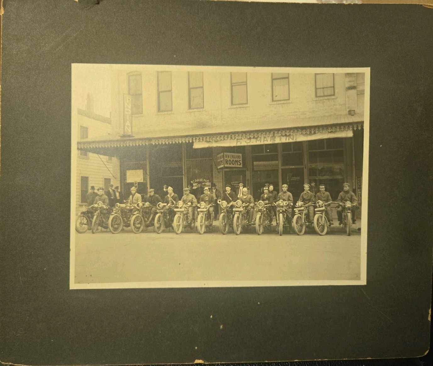 1900\'s 1910 Motorcycle Club Photo Harley Davidson 6\