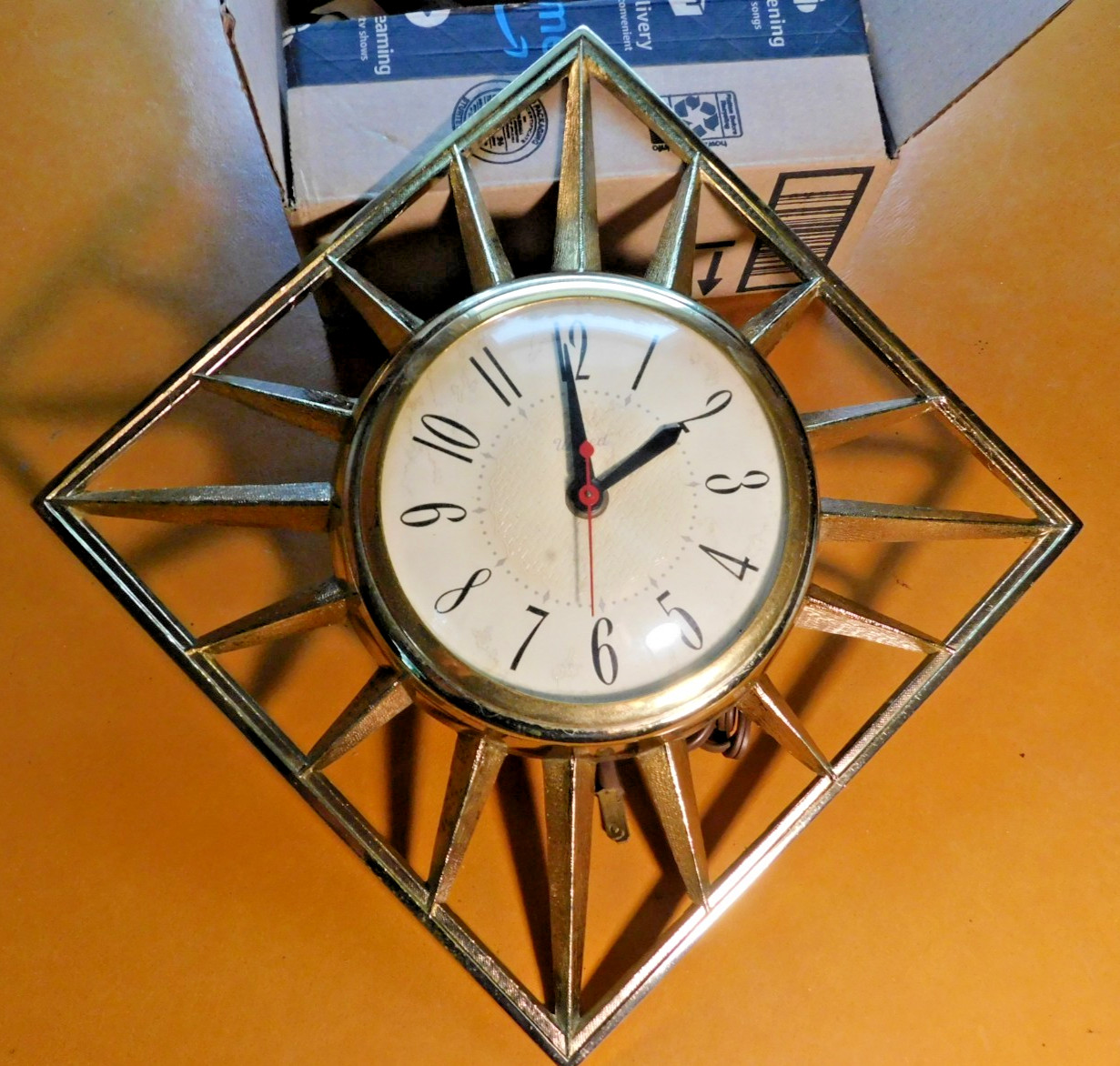 WORKS Vintage United Clock Corp Diamond Starburst Wall Clock Model 81 MCM