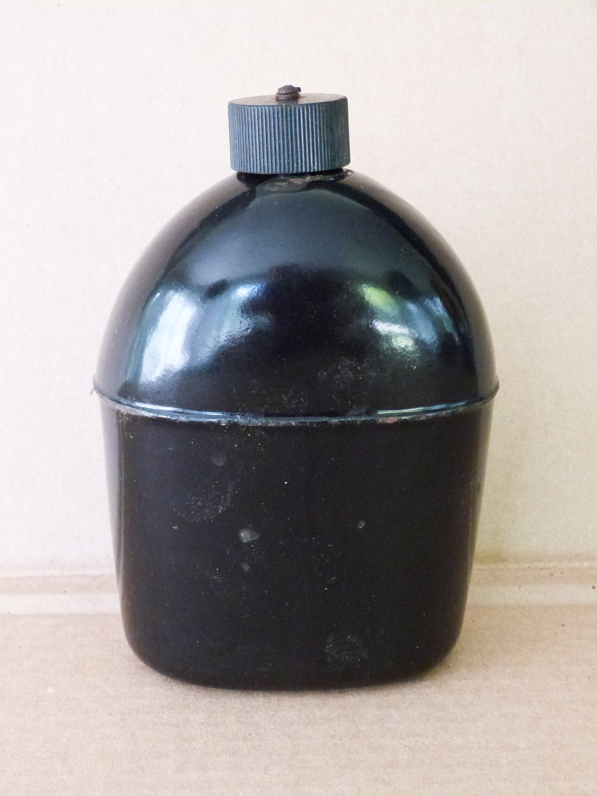 1942 US WWII US Military Black porcelain enamel Canteen made REP Co. Canton Ohio