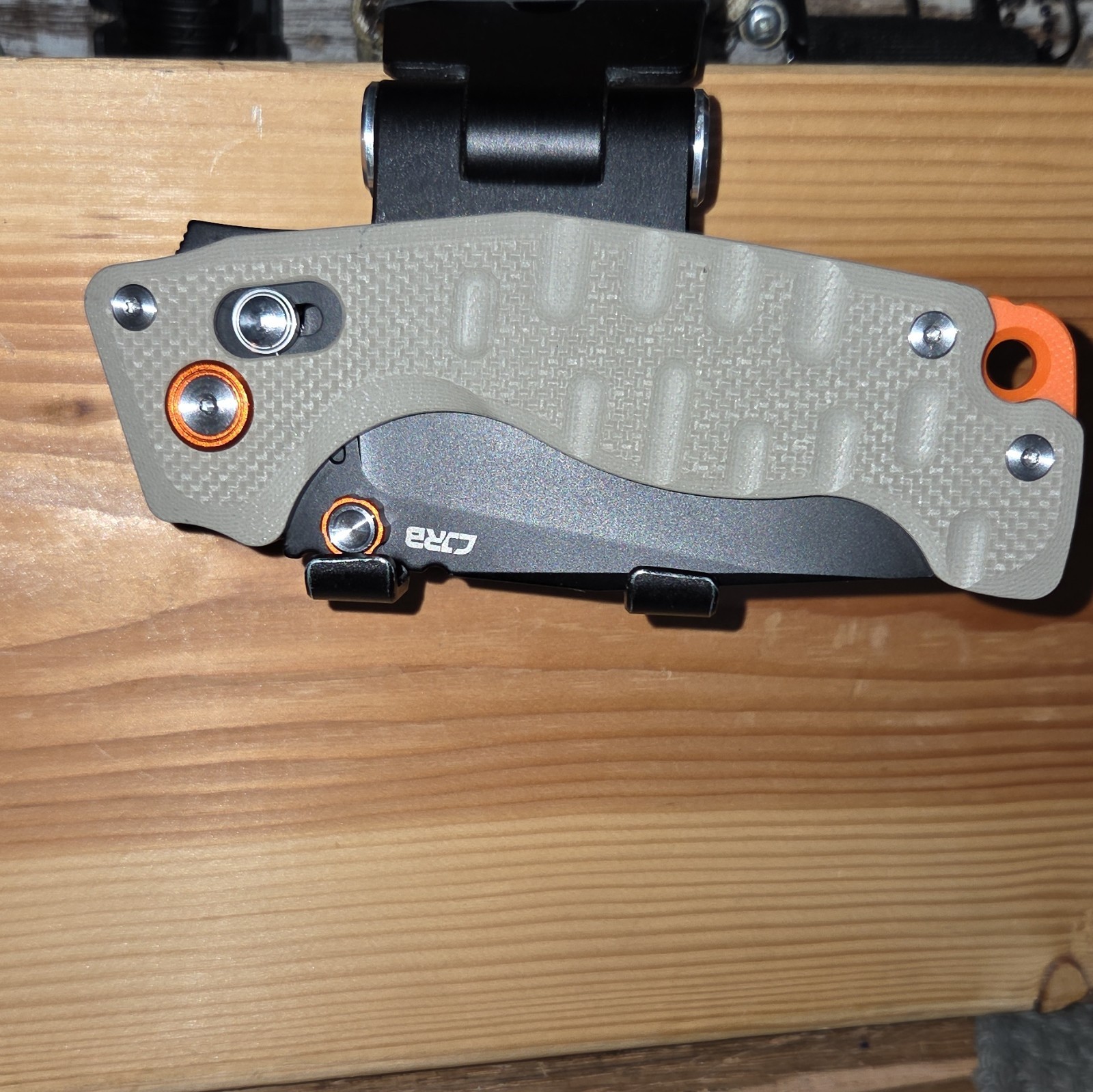 CJRB Crag Gray Folding Pocketknife Button Lock G10, SS Cleaver Plain, Clip