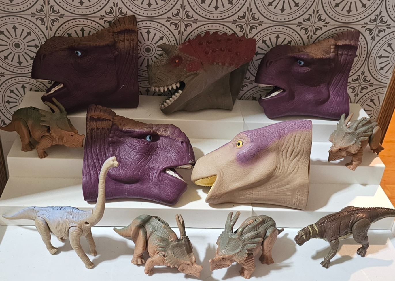LOT (11) DISNEY Dinosaur 2000 FIGURES Hand Puppets TOYS Happy Meal SET Movie LOT (11) DISNEY Dinosaur 2000 FIGURES Hand Puppets TOYS Happy Meal SET Movie
