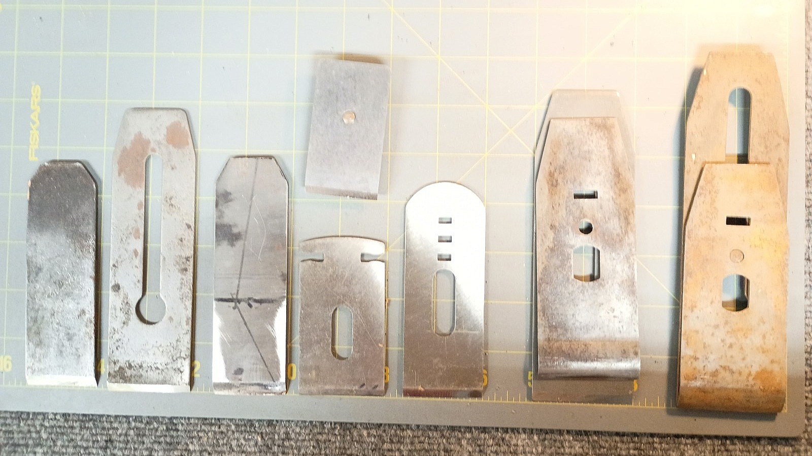 Mixed Lot Old Plane Blade (8) Chip Breaker (2) Screw Unmarked Vintage Attic KN