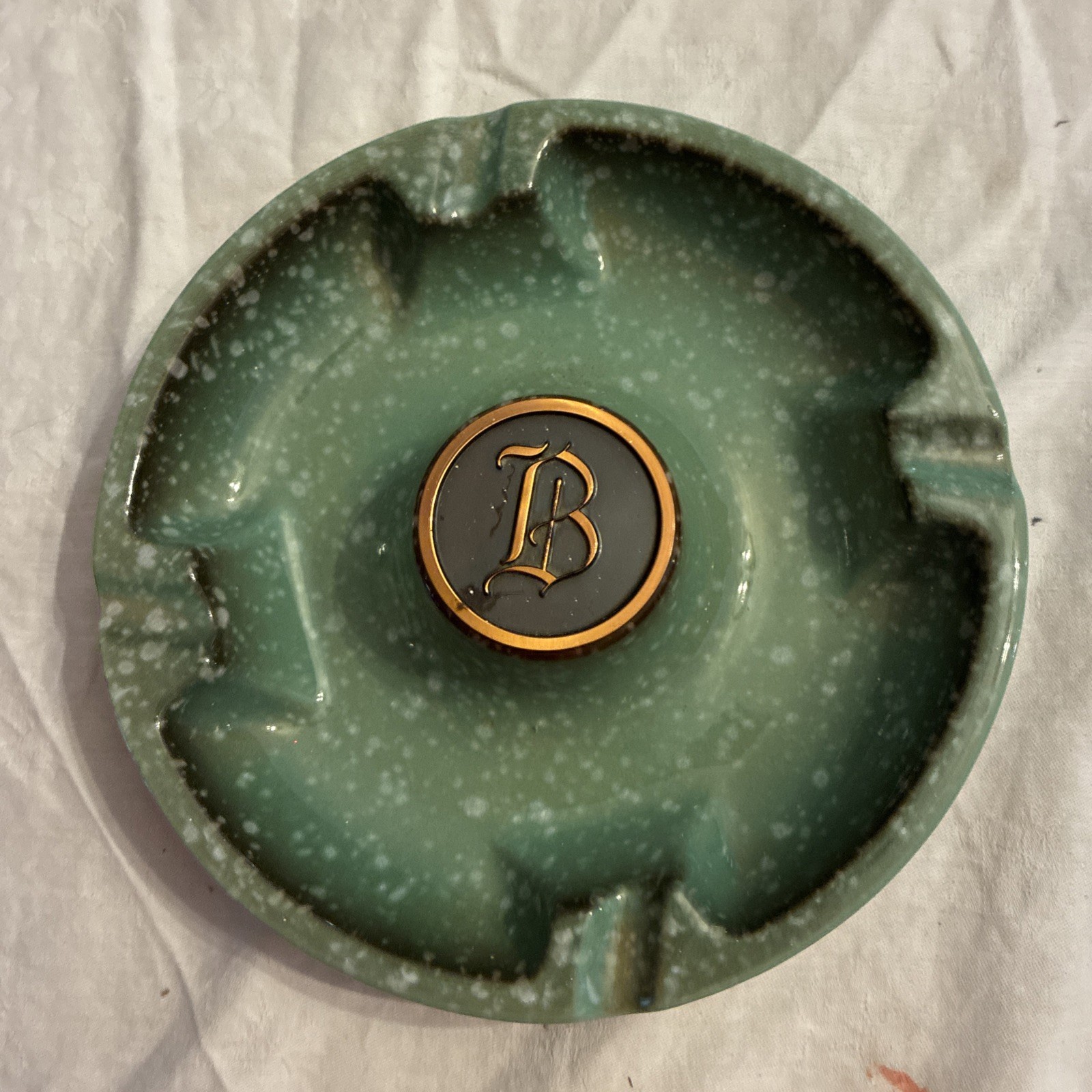 Vtg \'The Hyde Park No. 1900\' Very Heavy Ceramin Ashtray w Speckled Design
