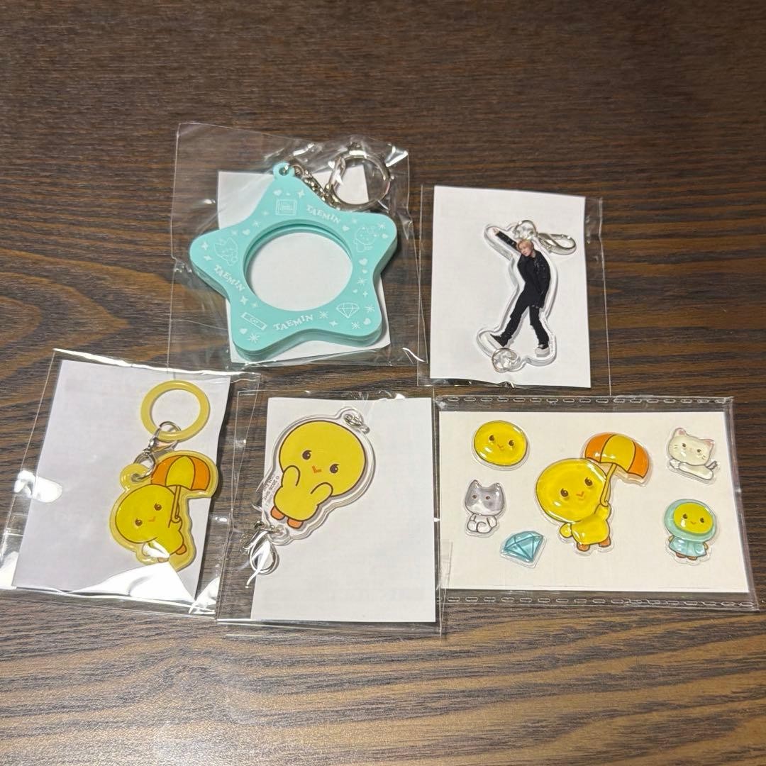 Shinee Temin Random Collectible Item SHINee World VIII Invert Concert Goods