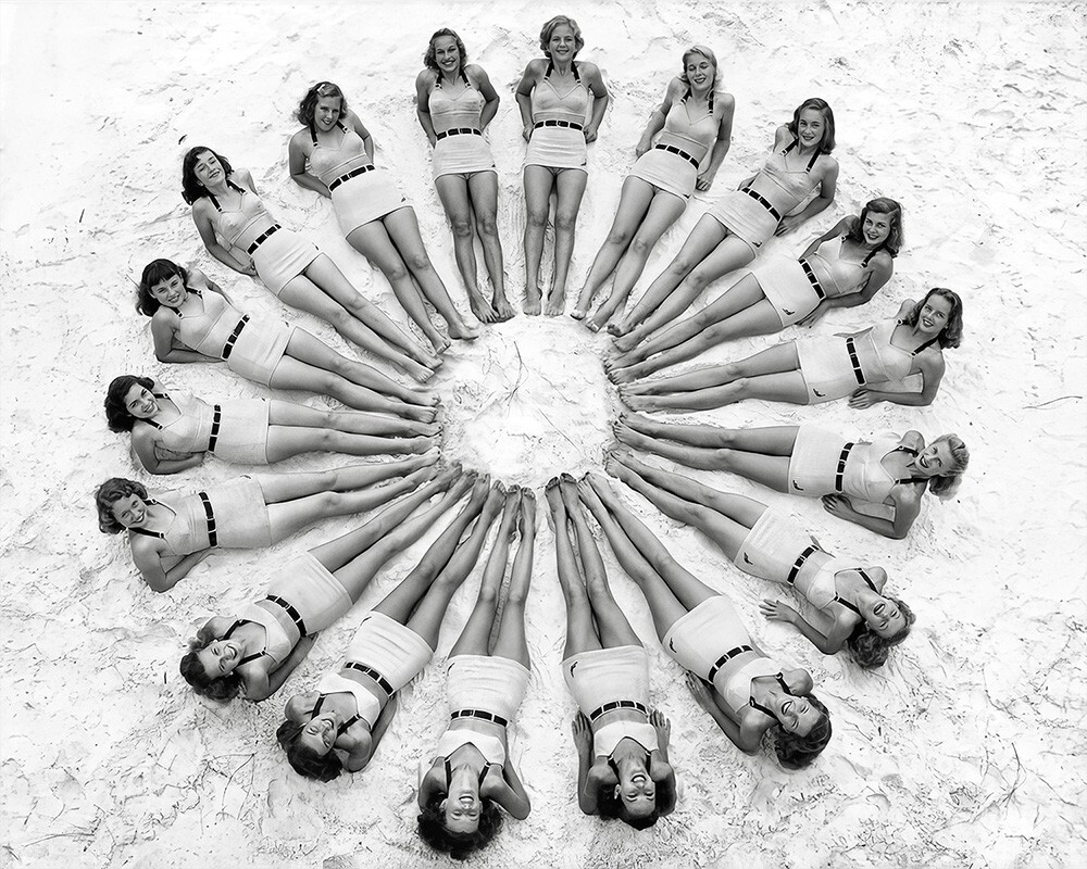 Vintage Swim Party 1940s Bathing Suit Beach Girls in a Circle Fun 8x10 Print