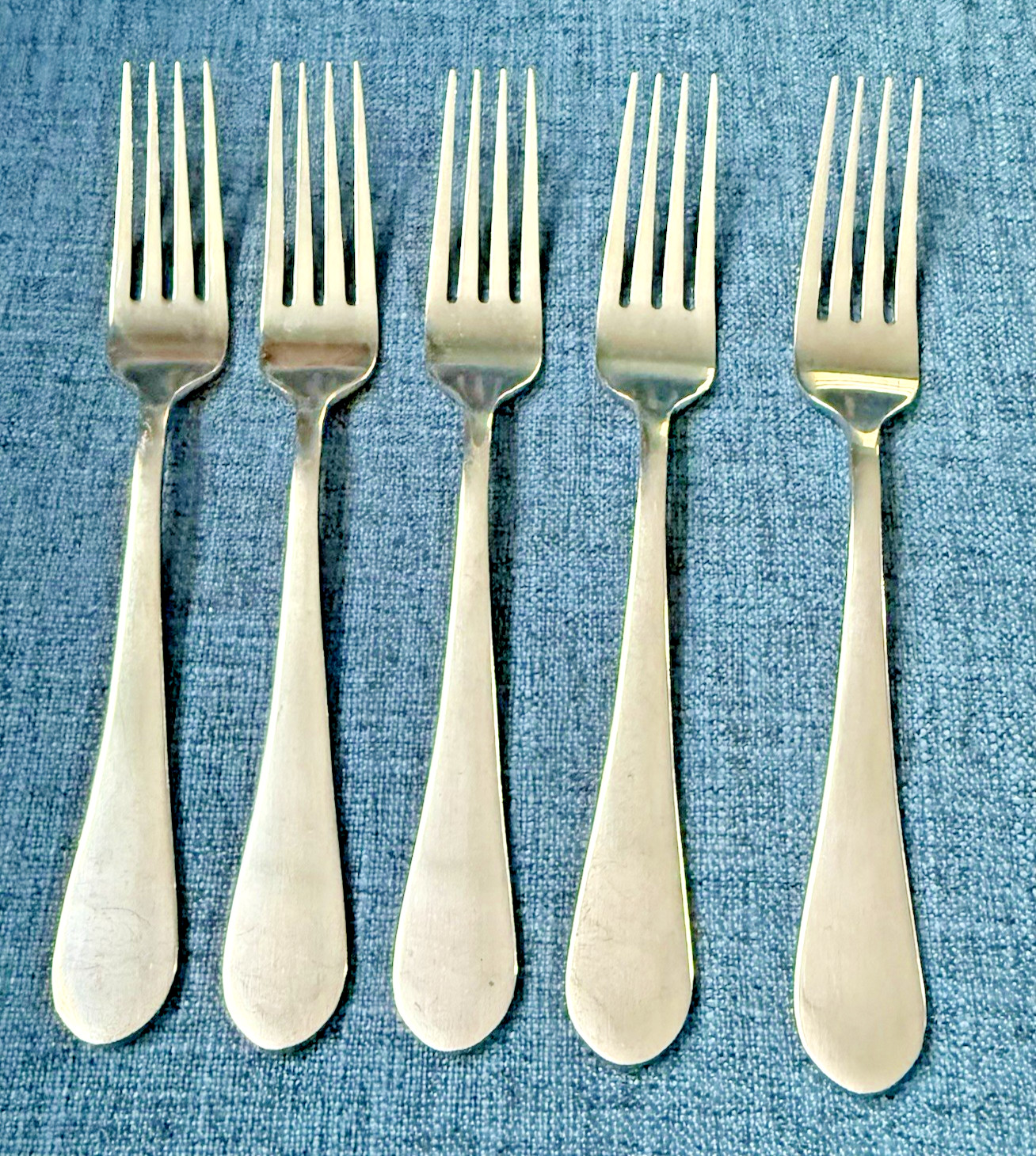 BOSTON ANTIQUE By TOWLE - 5 Dinner Forks - 8 1/4” Glossy Stainless Flatware