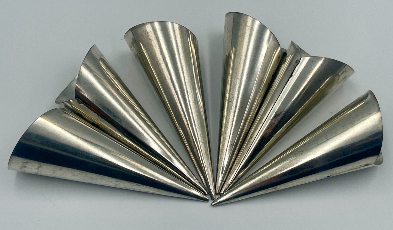 Vintage Nutbrown Cream Horn Pastry Molds – Set of 6 – England Metal Bakeware