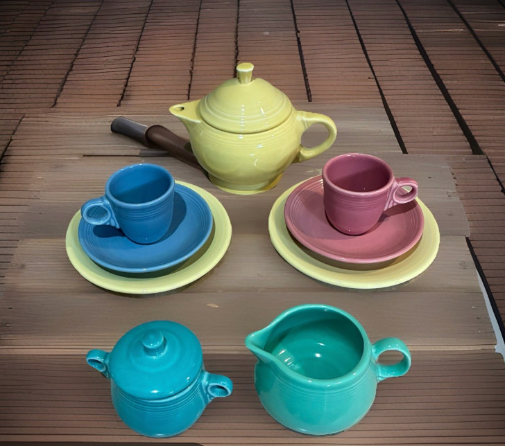 NEW:The Homer Laughlin China Co. My First Fiesta Tea Set complete - DS29 NEW:The Homer Laughlin China Co. My First Fiesta Tea Set complete - DS29