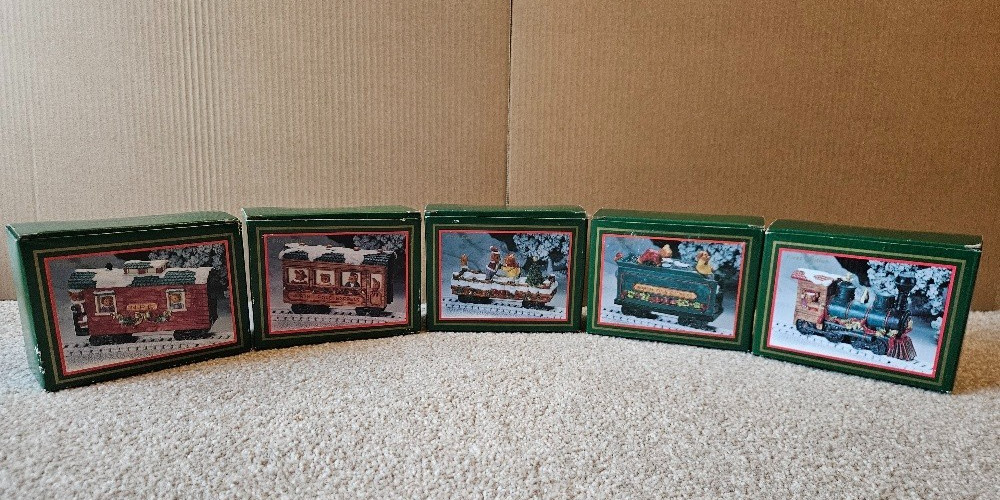Vintage 1994 North Pole Express Christmas Train Set First edition Full Set Of 5 Vintage 1994 North Pole Express Christmas Train Set First edition Full Set Of 5