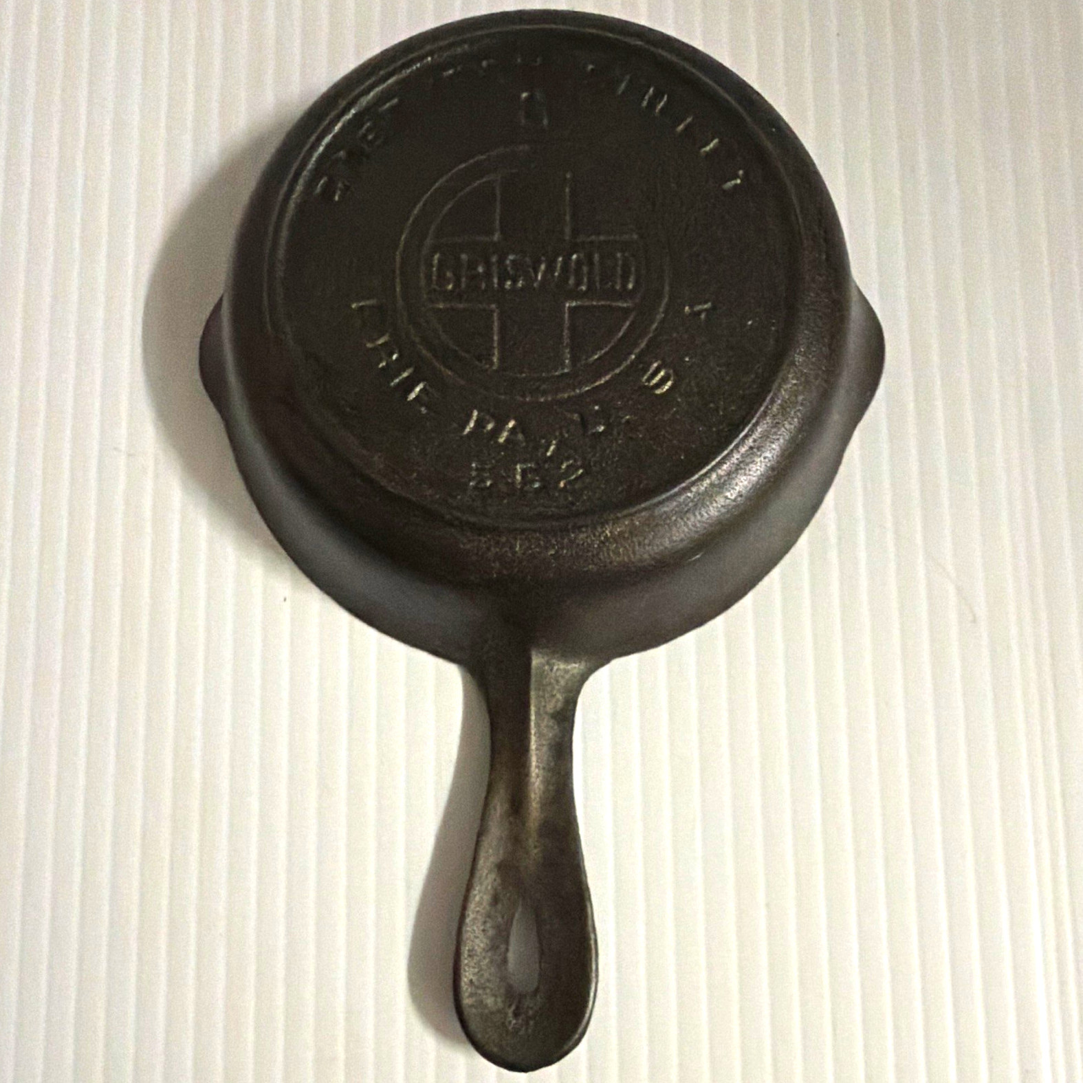Vintage Griswold Cast Iron Frying Pan Skillet ERIE PA No.0 562 Long Handle Spout