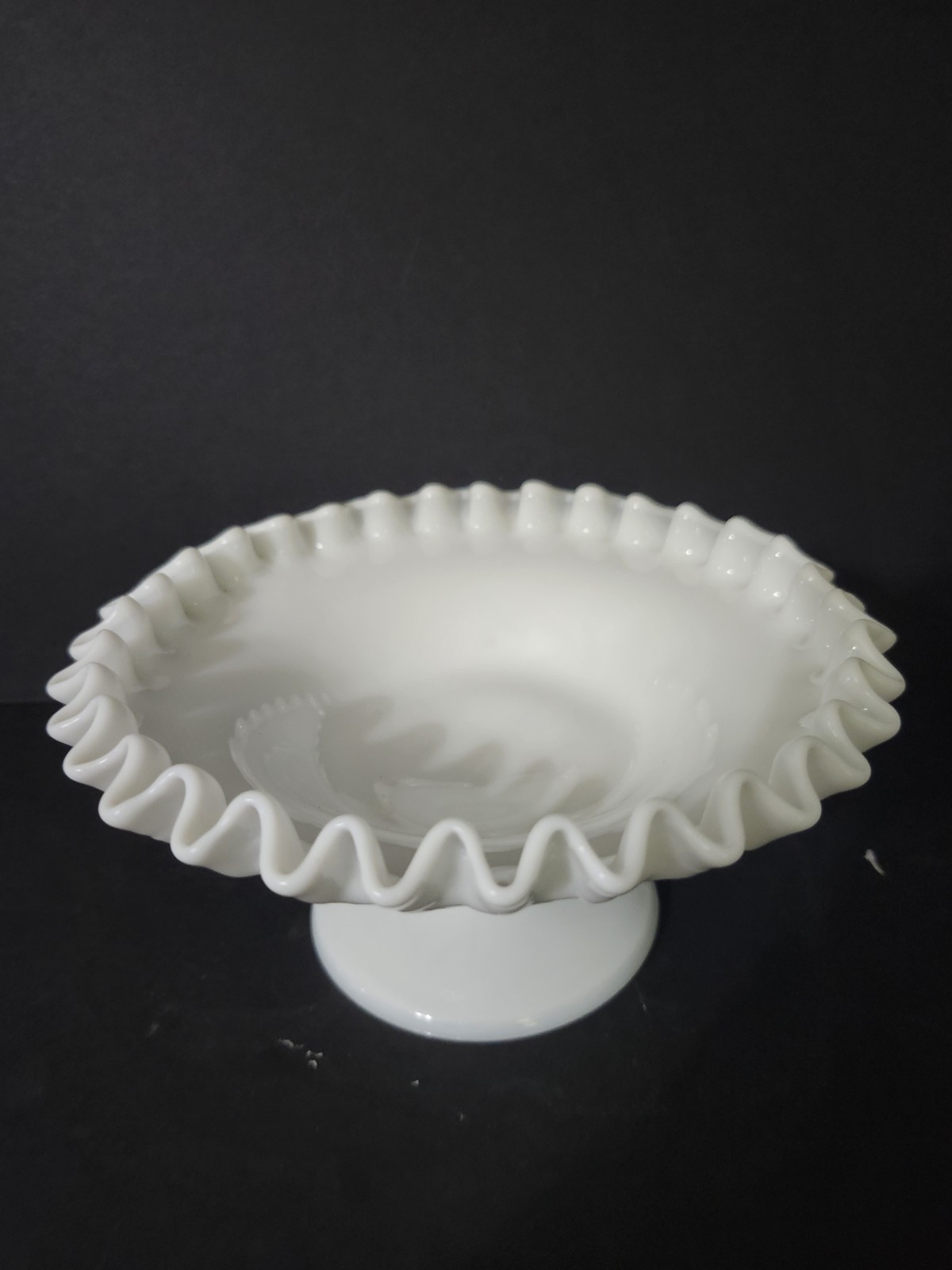 VTG Westmoreland Raised Maple Leaf / Bramble 7.5 Inch Compote
