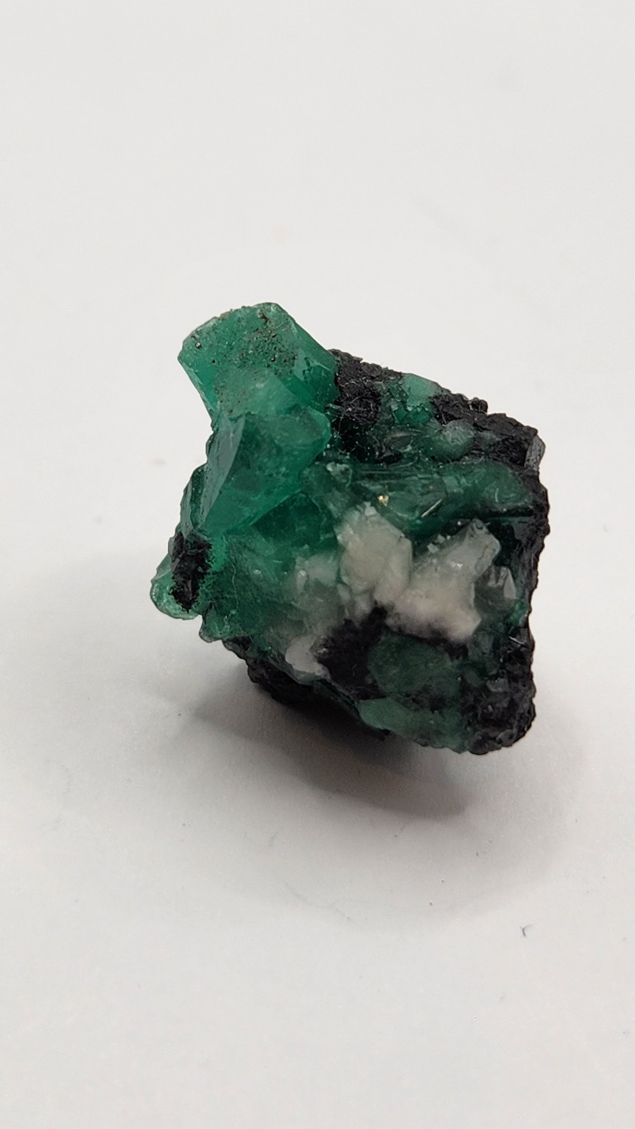 Especimen de Esmeralda Colombiana, Muzo, Terminacion, Macla, 32,33 cts, Natural Especimen de Esmeralda Colombiana, Muzo, Terminacion, Macla, 32,33 cts, Natural