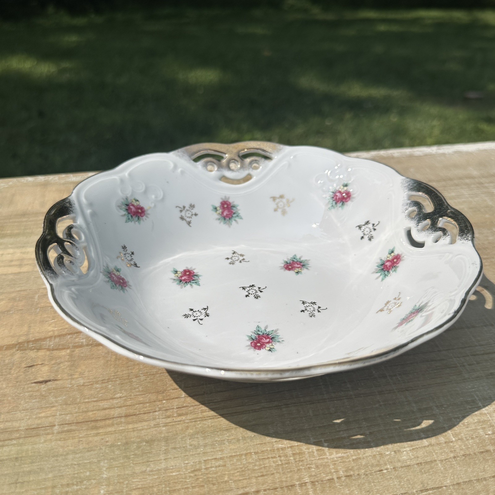 Vintage Trimont Ware Japan Porcelain Bowl Gold Trim Pink Rose Pierced Handles 8\