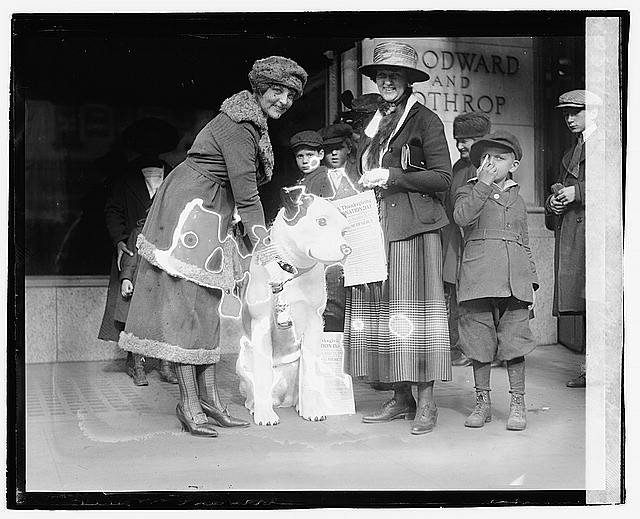 Photo:Mrs. P.C. Reynolds Mrs. Wm. H. King Children Costume Dog 1920s