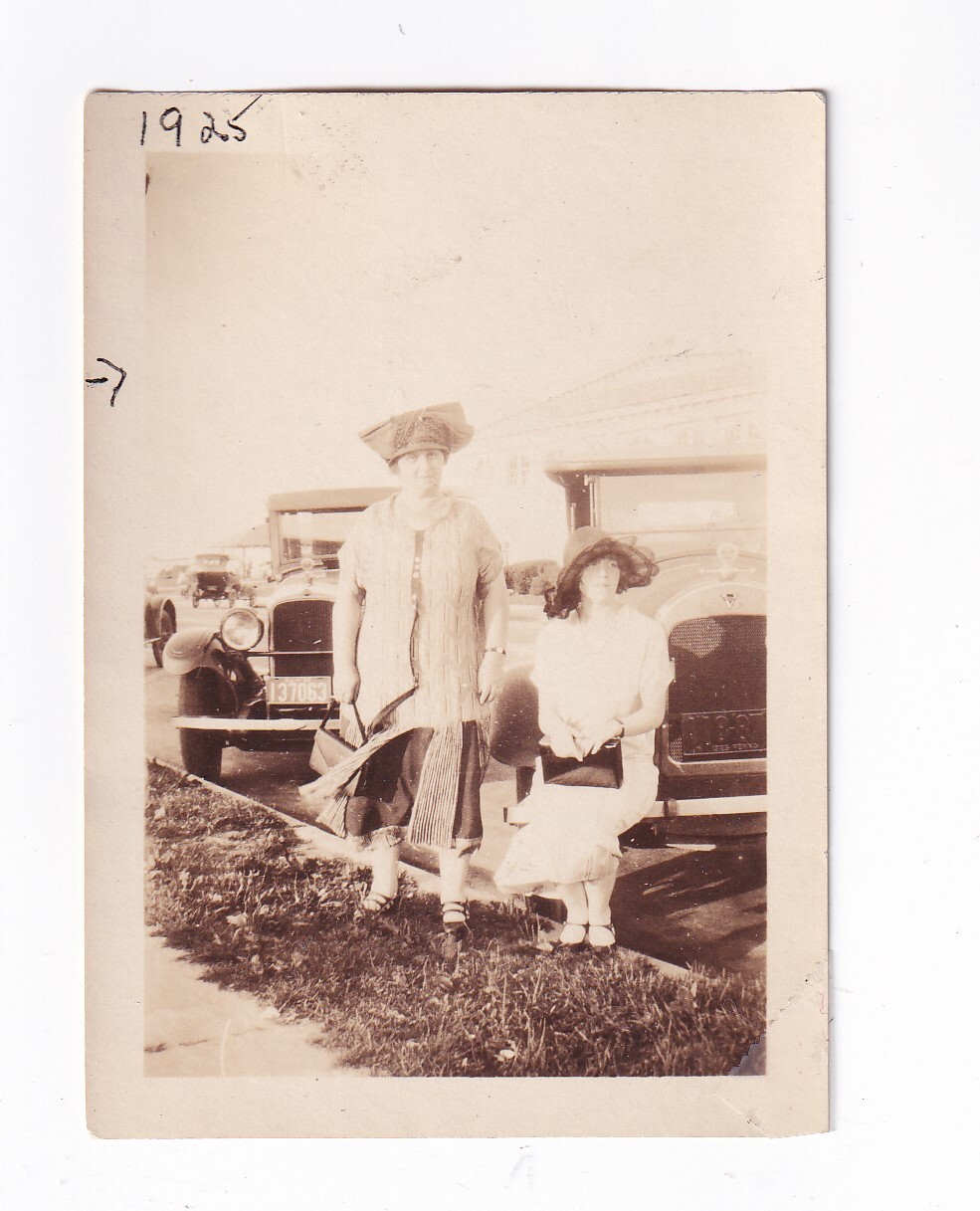 8 Vintage Emporium Photos of Family Photo Circa 1928-1940\'s