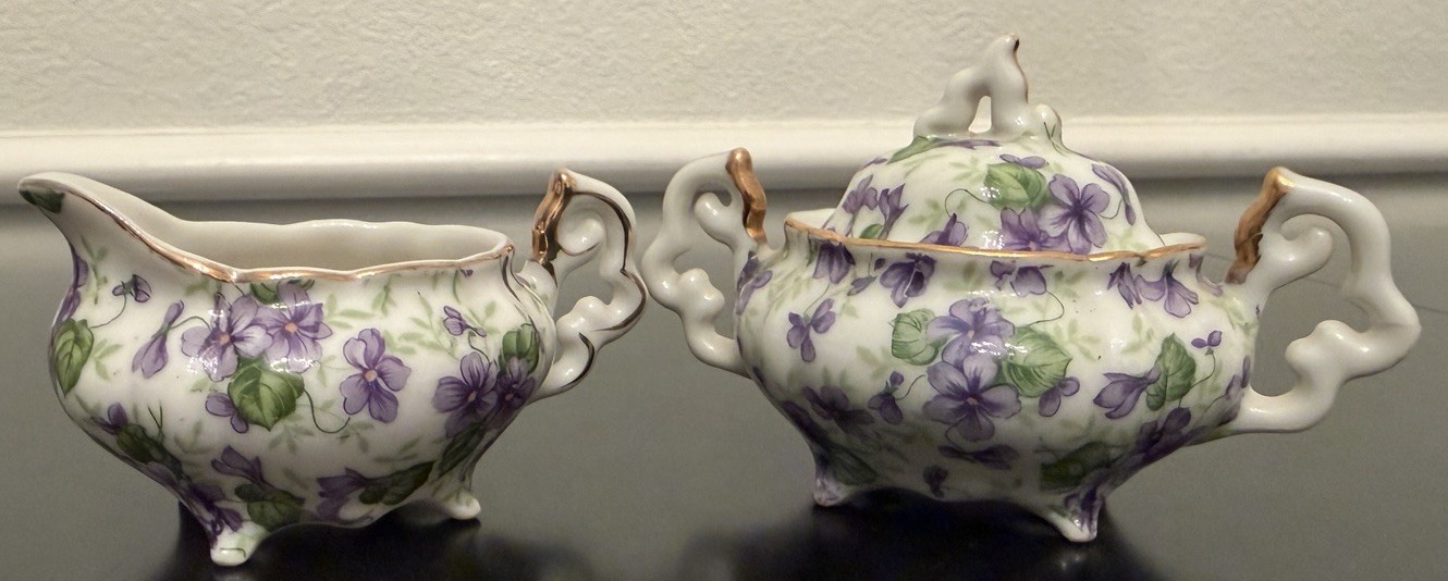 LEFTON VIOLET MINIATURE CREAM AND SUGAR W/LID Gold Details