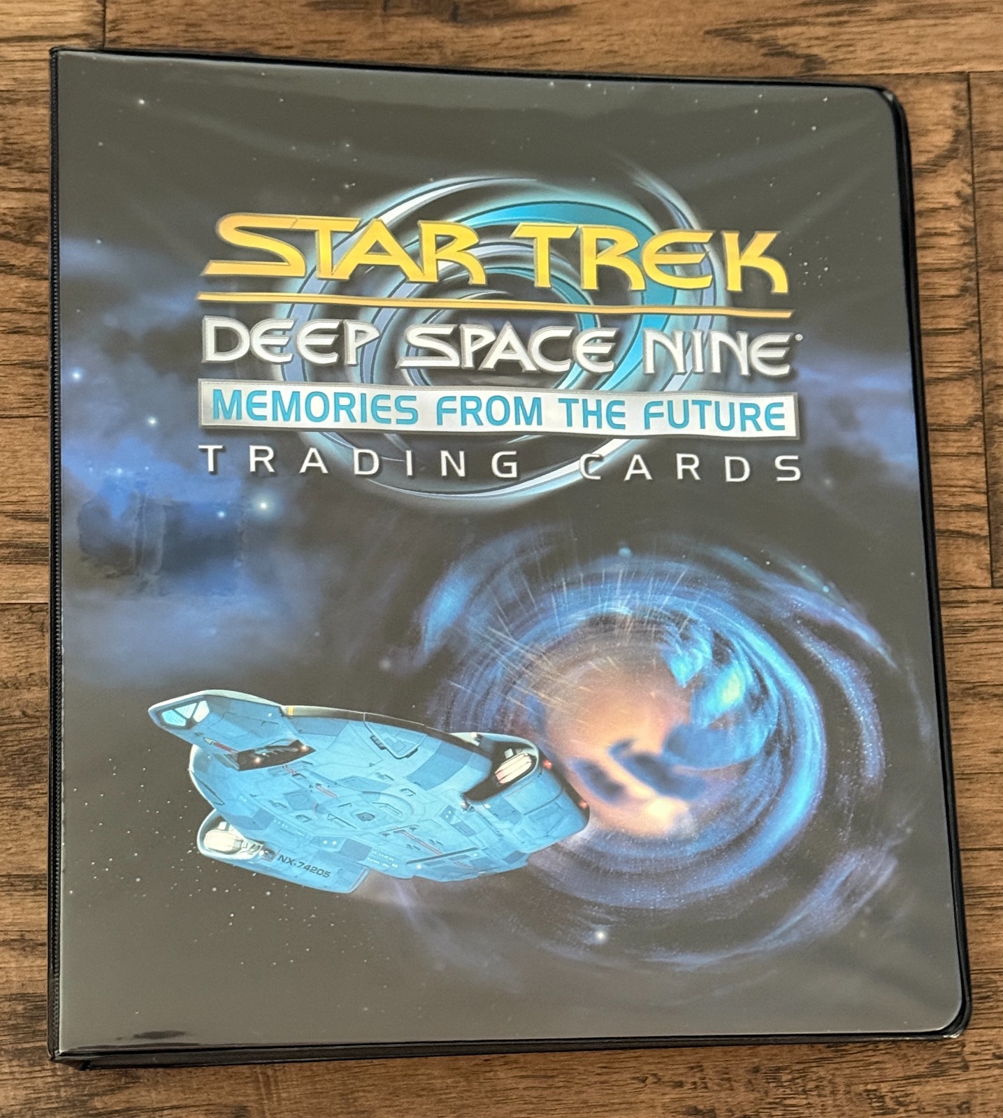 1999 STAR TREK DEEP SPACE NINE MEMORIES FROM THE FUTURE BINDER