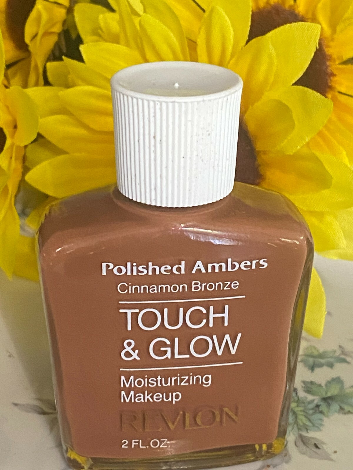 VINTAGE REVLON TOUCH & GLOW POLISHED AMBERS CINNAMON BRONZE MOISTURIZING MAKEUP