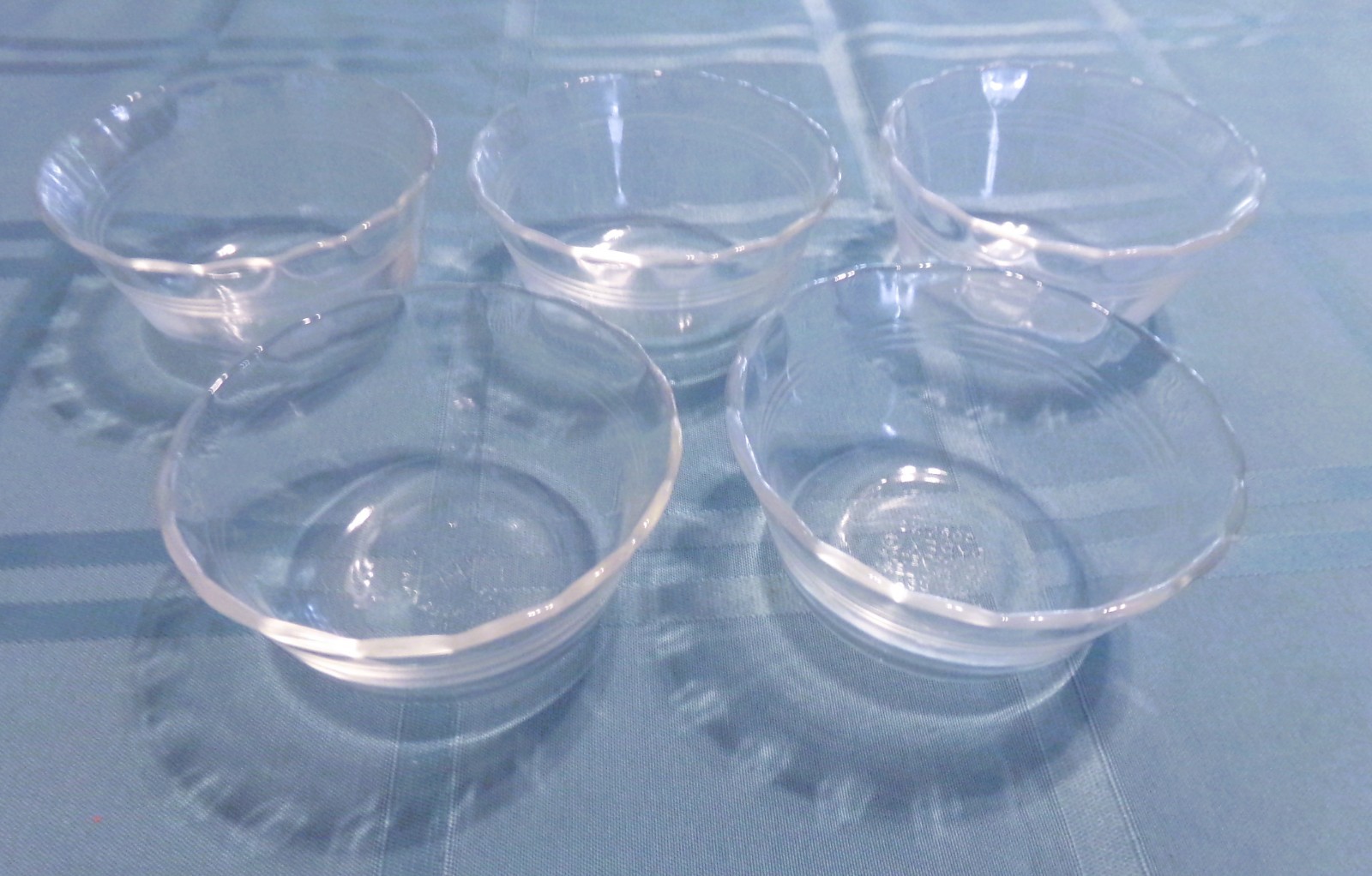 Set of 5 Pyrex # 463 Custard Cups Regular Glass Scalloped Edge 3 Rings 1.75 ML Set of 5 Pyrex # 463 Custard Cups Regular Glass Scalloped Edge 3 Rings 1.75 ML