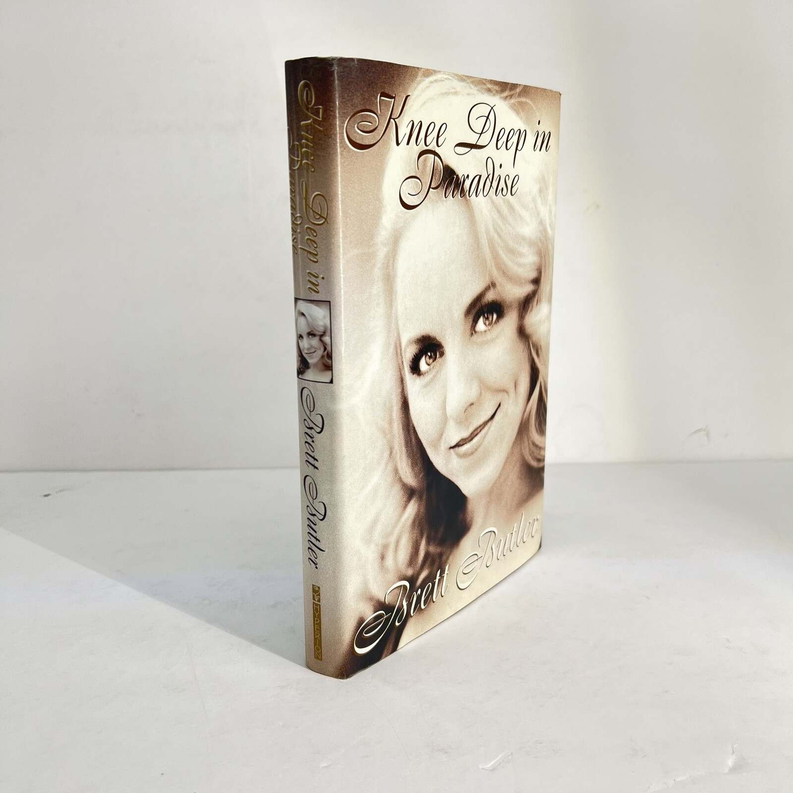 Knee Deep in Paradise -  Book by Brett Butler SIGNED