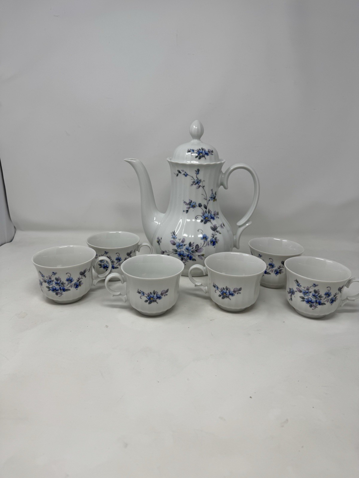 Vintage Wunsiedel Bavaria Porcelaine Coffee Teapot w/ Lid Blue Floral 6 tea cups