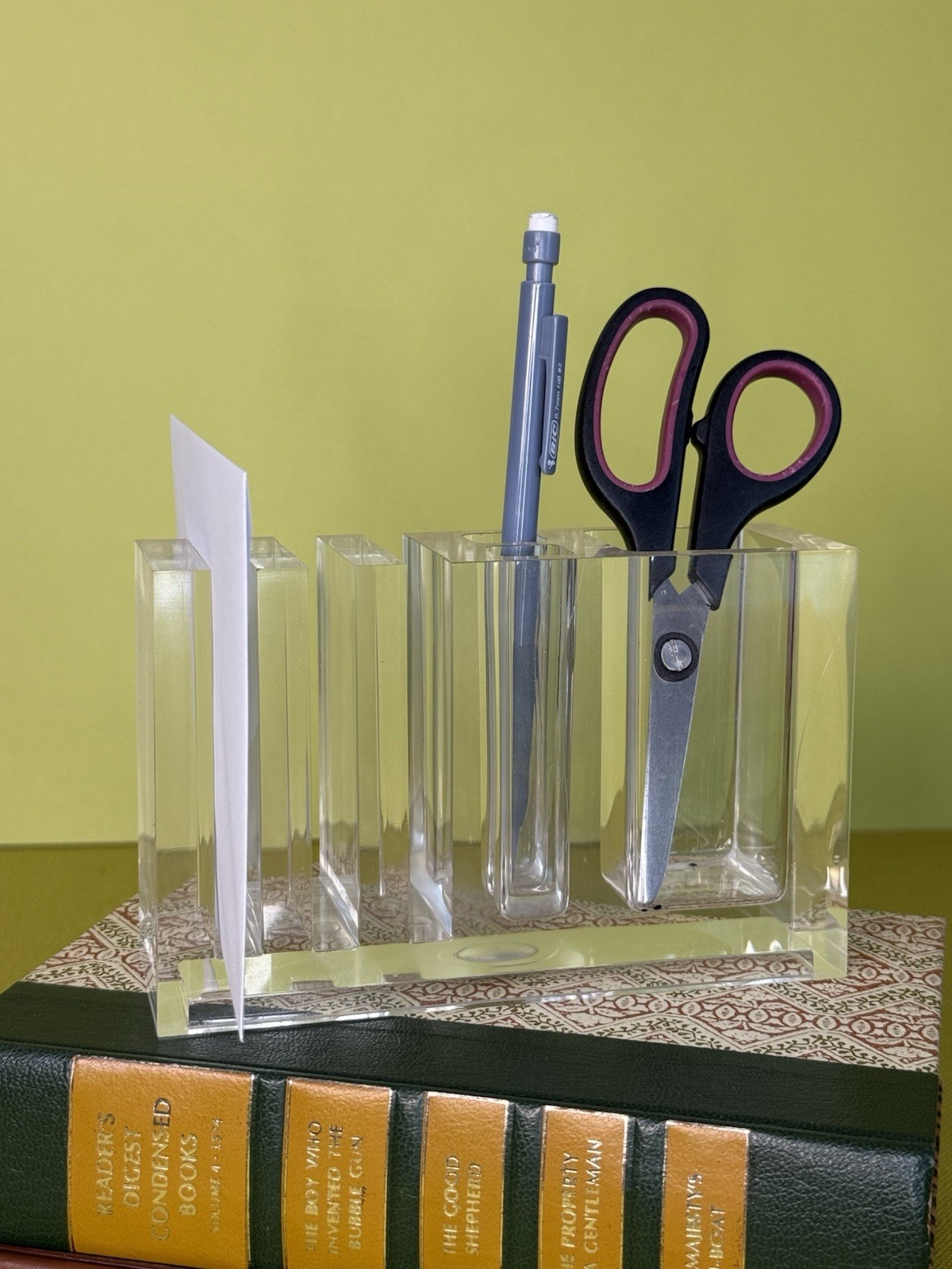 Vintage Mid Century Guzzini Clear Lucite Acrylic Desk Organizer Pen Holder Vintage Mid Century Guzzini Clear Lucite Acrylic Desk Organizer Pen Holder