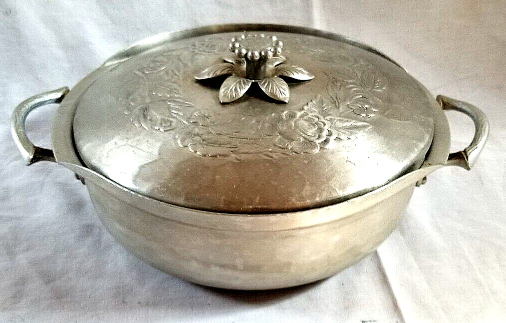 Everlast Hand-Forged Aluminum Covered Casserole Dish w Lid Zinnia Pattern 1930s