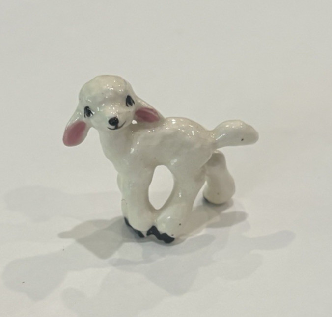 Hagan Renaker Early Miniature Lamb Figurine