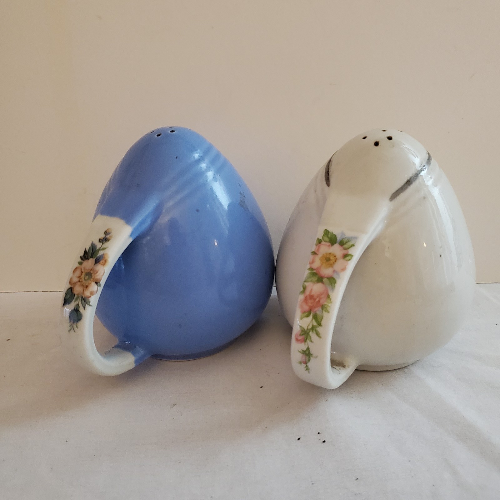 Hall's Quality Kitchenware - Rose Parade Salt & Pepper Set