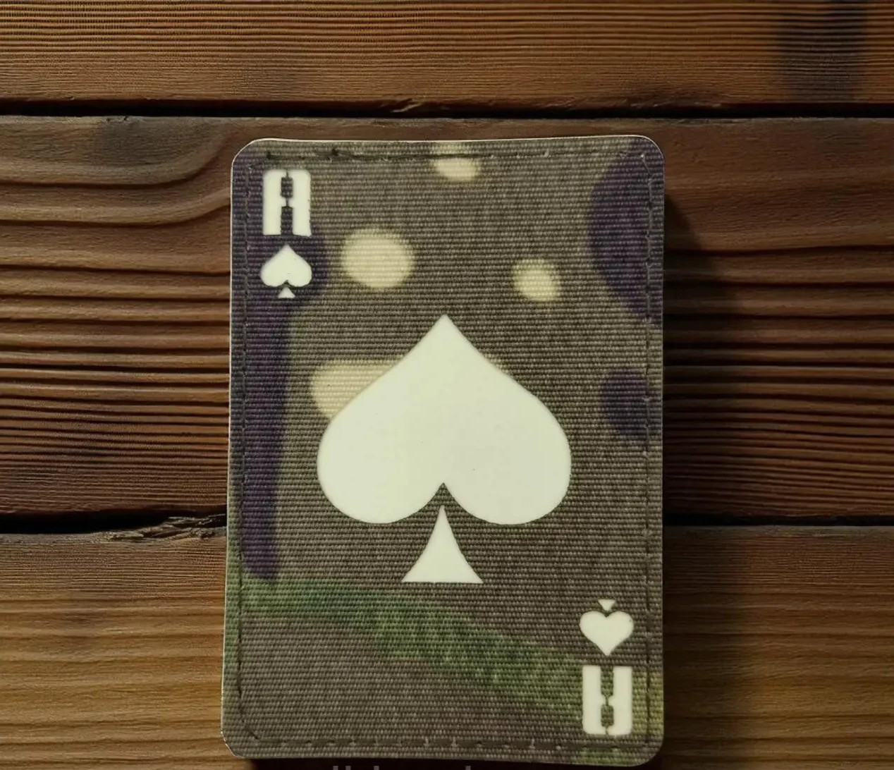 Chevron Laser Cut Coyote Playing Card.💛💙