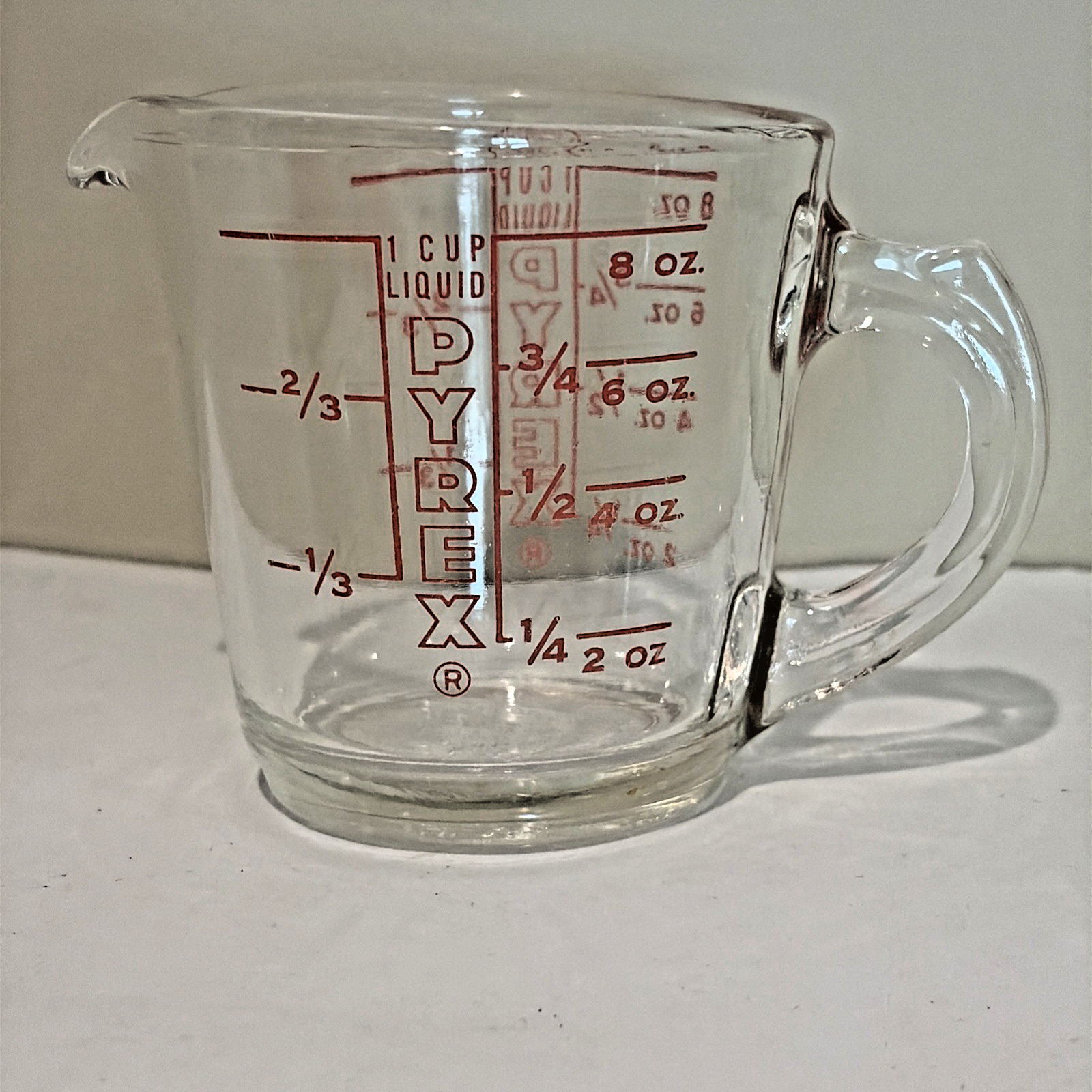 Vintage PYREX 508 Red Letter Closed D Handle 1 Cup Measuring Glass Made In USA