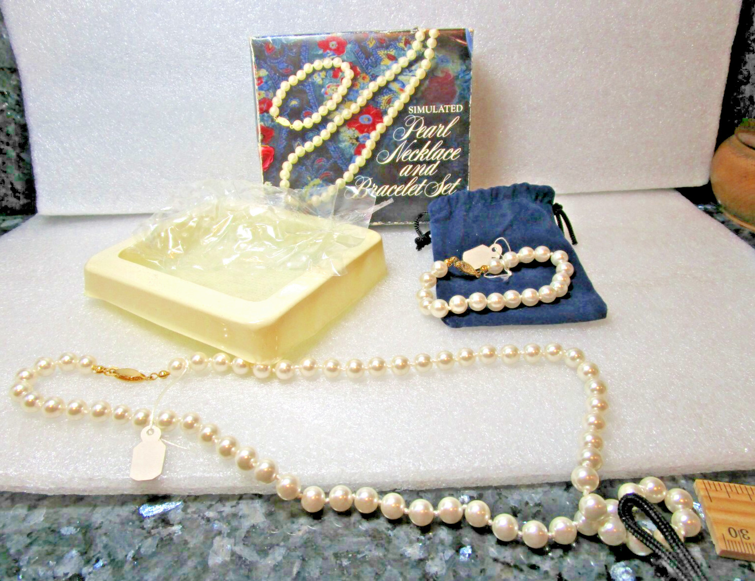  Fashion simulated pearl necklace & bracelet set Faux pearl NOS 1970 very nice
