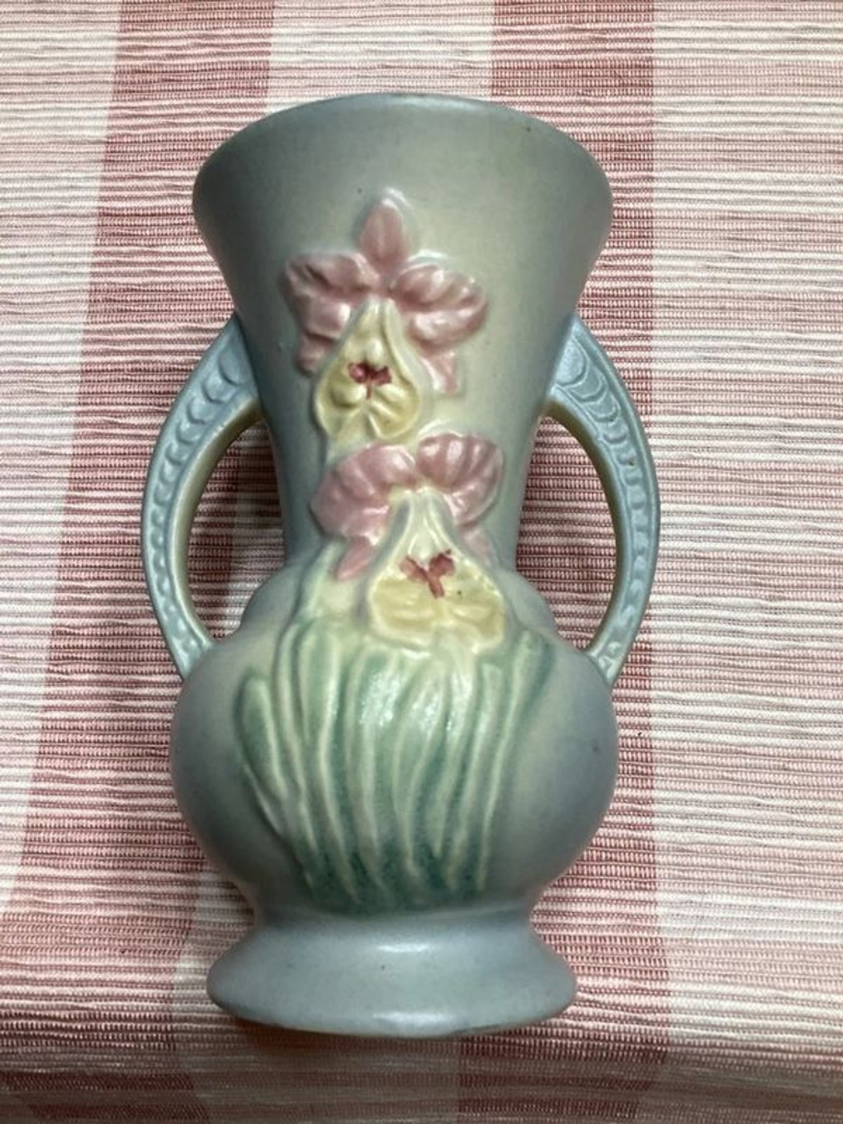 Hull Pottery Vintage Double Handled Vase in the Orchid Pattern #301 Size 4.75\ Hull Pottery Vintage Double Handled Vase in the Orchid Pattern #301 Size 4.75\