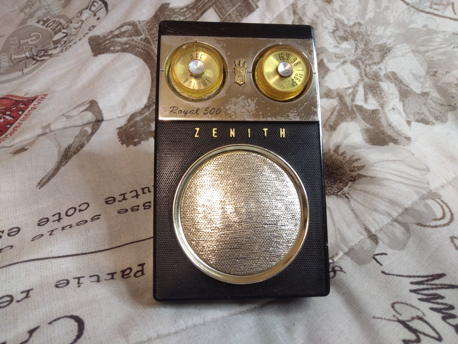 Zenith Royal 500E1 Transistor radio Works excellent good Vintage cond. for age