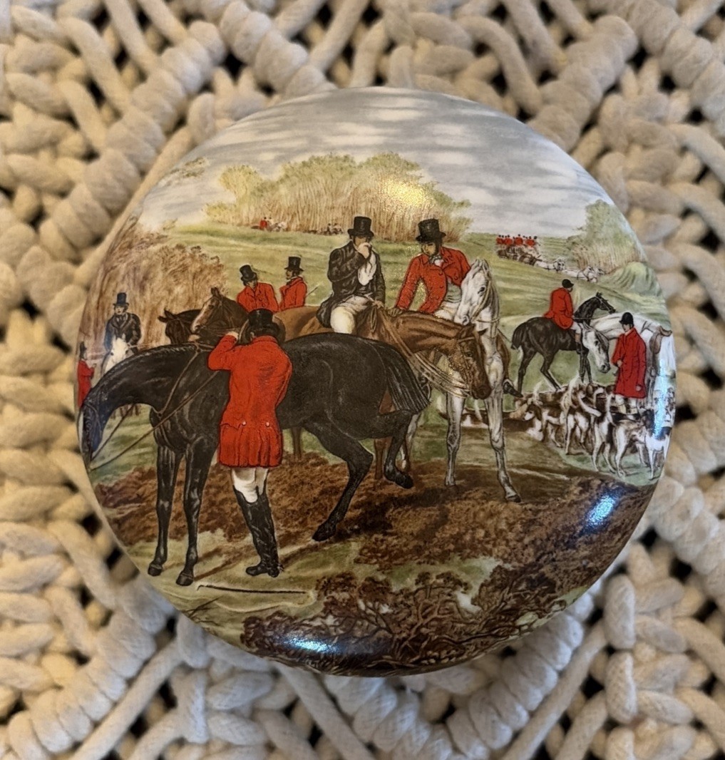 Newhall Staffordshire Bone China Fox Hunt Scene Trinket Picture Box England
