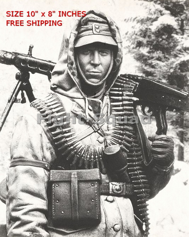 WW2 8x10 Photo German Soldier Carrying MG 42 Machine O3850 WW2 8x10 Photo German Soldier Carrying MG 42 Machine O3850