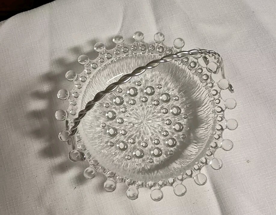 VTG Clear Glass Silver Tone Removable Handle Basket 6.5\