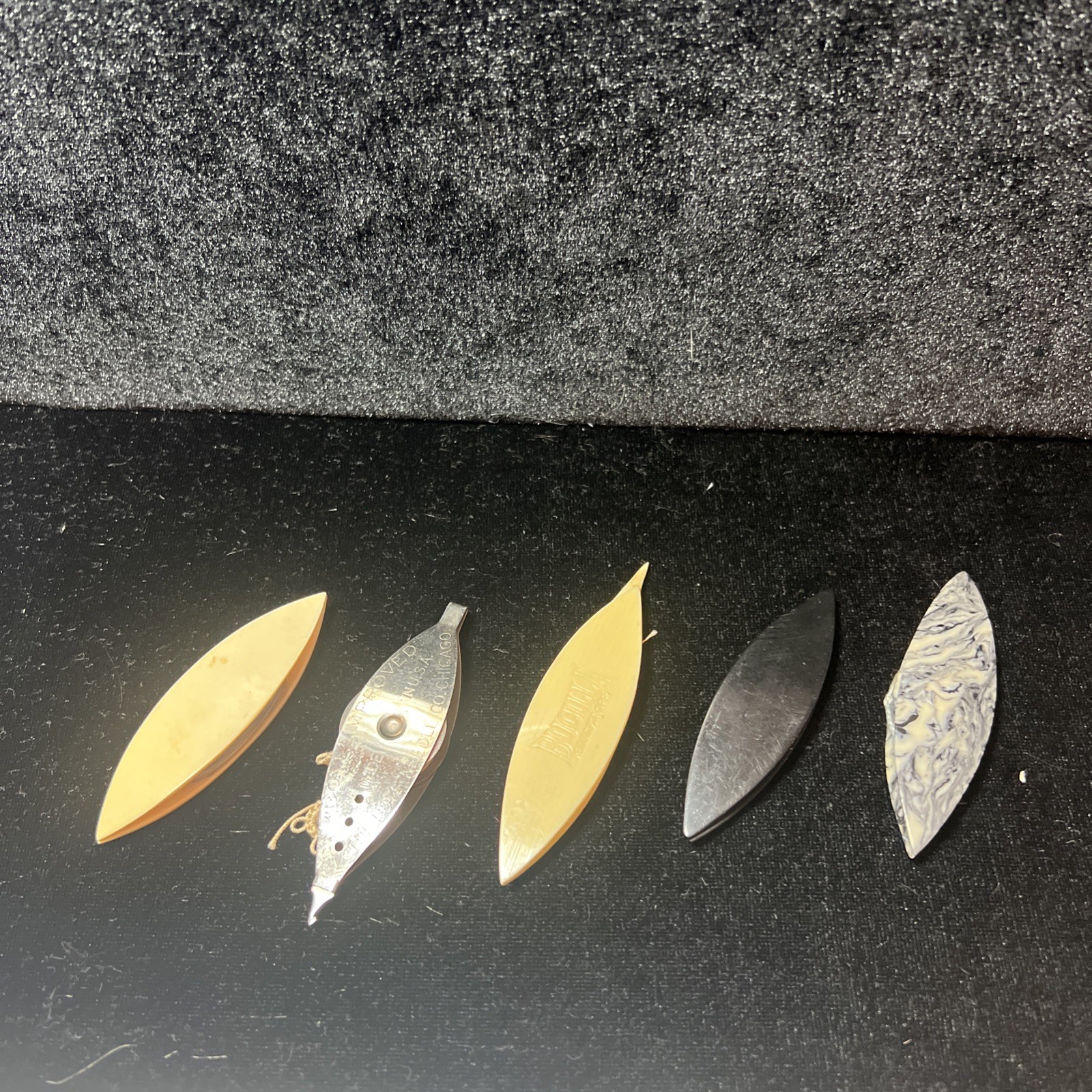 5 Vintage Sewing Tatting Shuttles
