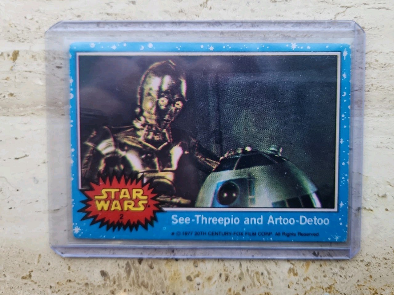 Topps 1977 Star Wars Base Set Card #2 See-Threepio & Artoo-Detoo C-3PO R2-D2