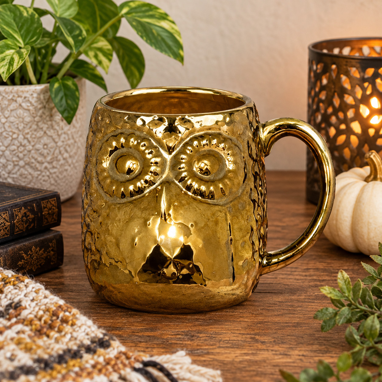 Gorgeous Metallic Gold Owl Mug - Large 16 oz Golden 3D Embossed Ceramic Cup Gorgeous Metallic Gold Owl Mug - Large 16 oz Golden 3D Embossed Ceramic Cup