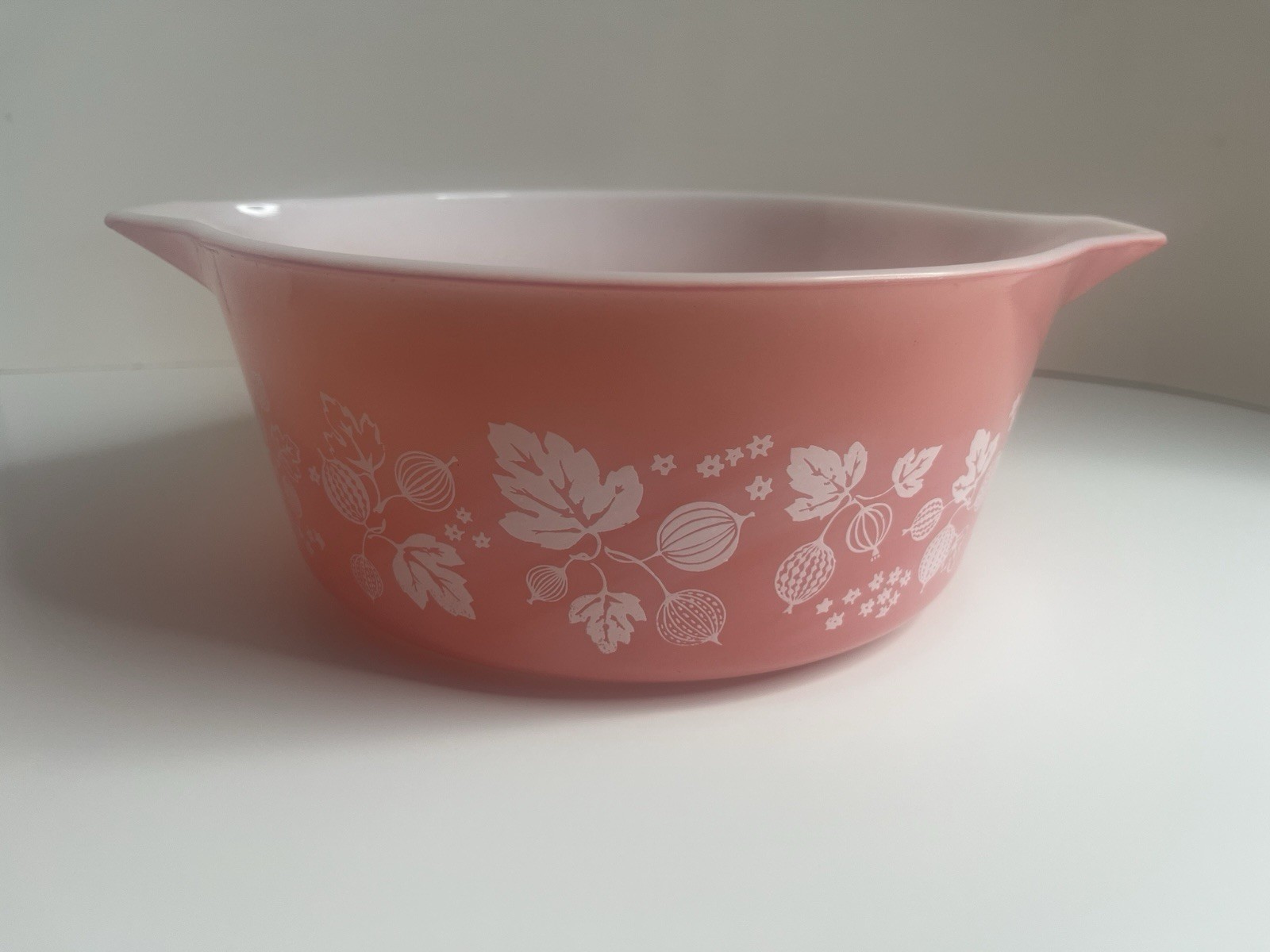 Vintage Pyrex #475-B Pink Gooseberry Cinderella Casserole Dish  2.5 Qt