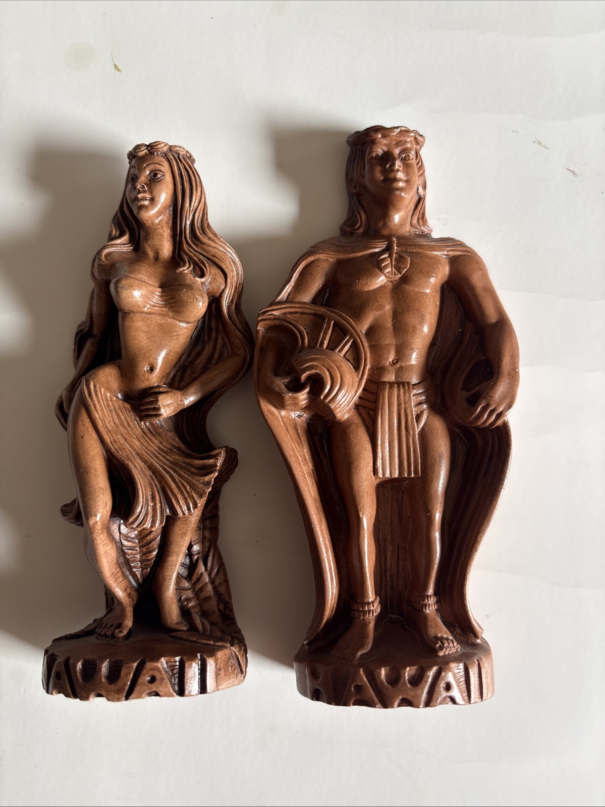 2 Vintage Coco Joe's  Hapa Wood King Kamehameha and Queen Kaahumanu