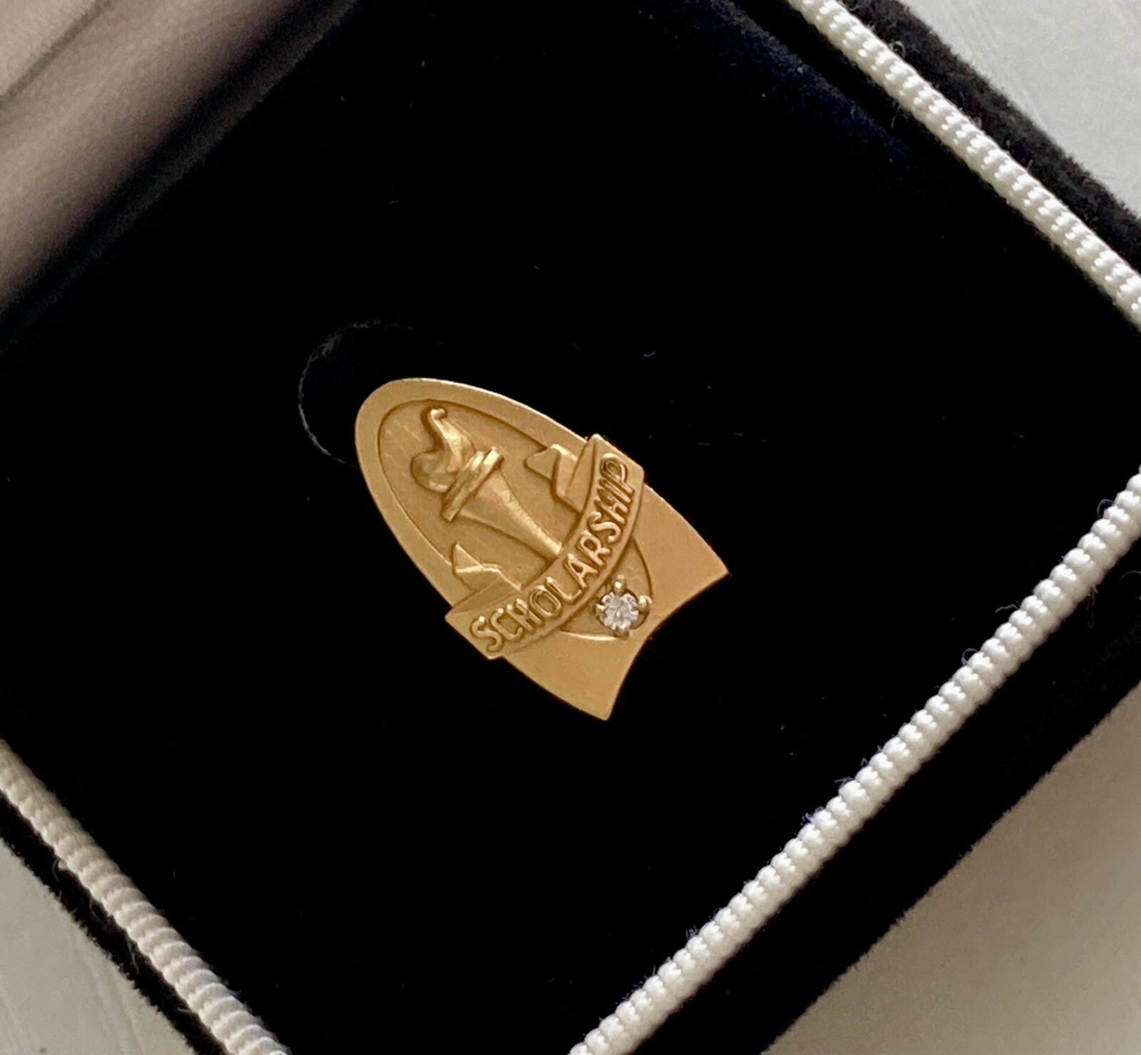 Jostens Scholarship 10k Yellow Gold Filled Diamond Lapel Pin New In Box 1/10GF