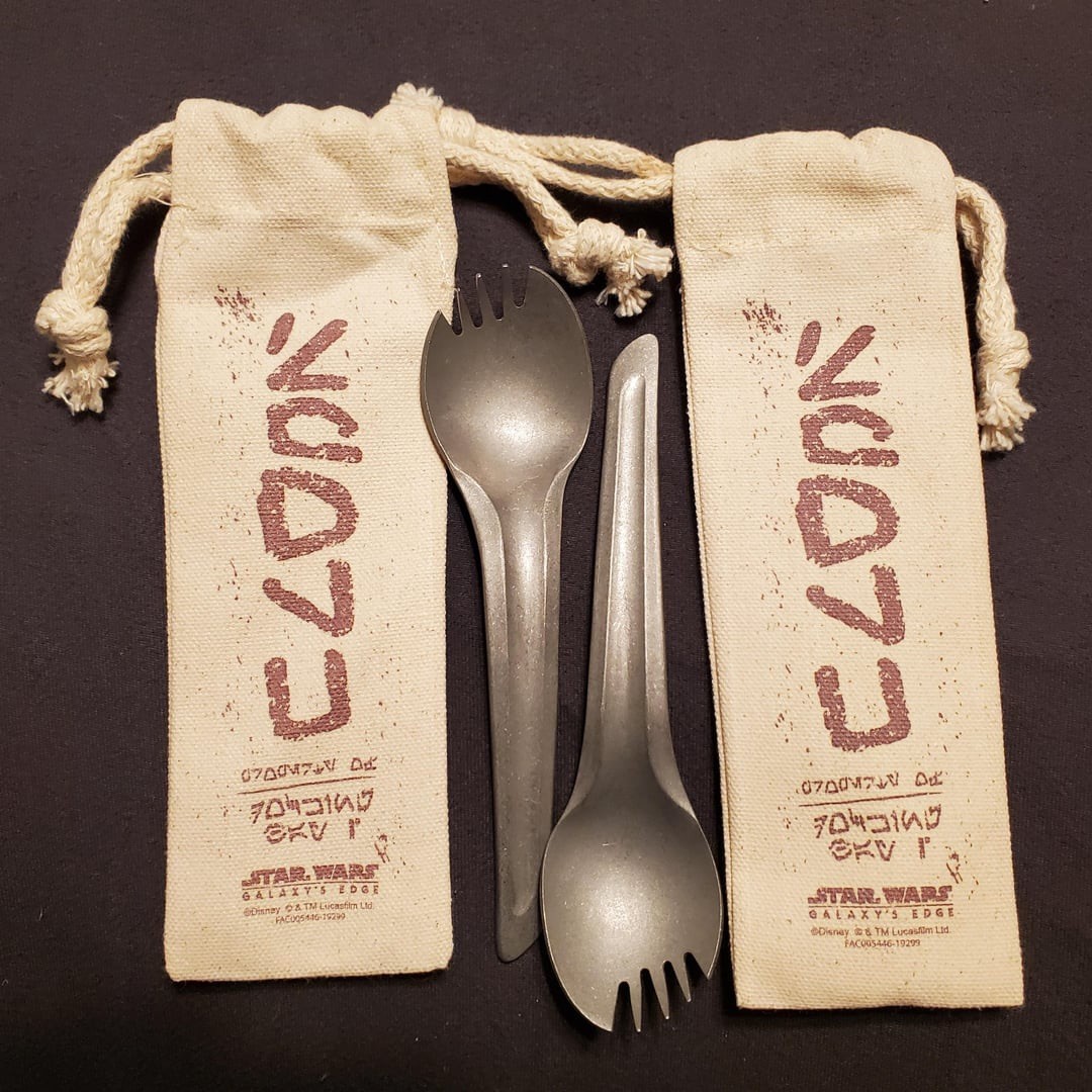 Disney Star Wars Galaxy’s Edge Metal Spork set of 2 With Pouches NEW