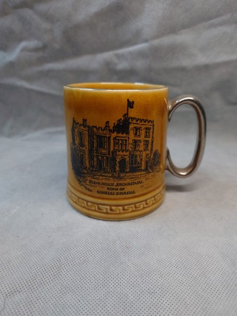 Half Pint Tankard Ceramic Bleak House Charles Dickens