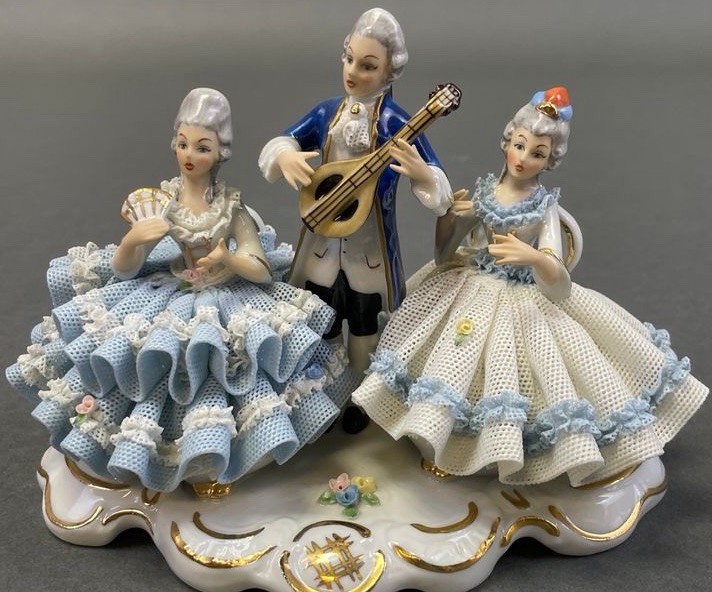Vintage 1960s Schrobenhausen-Sandizell Figurine, Dresden Lace, Musician Playing